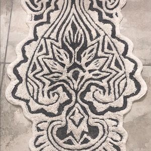 Anthropologie gray and white long bath rug mat